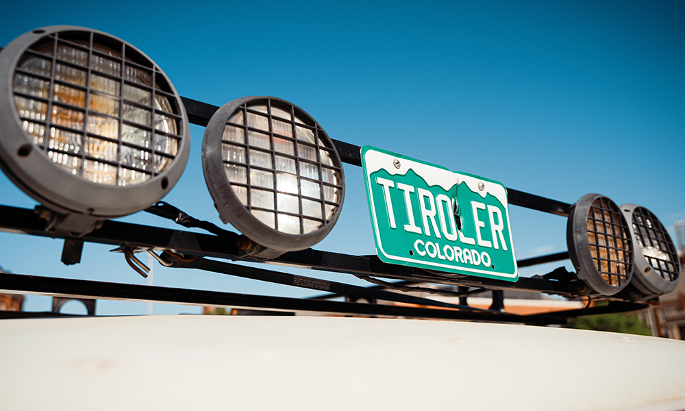 The top of the HJ47 features four caged lights and a Colorado license plate.